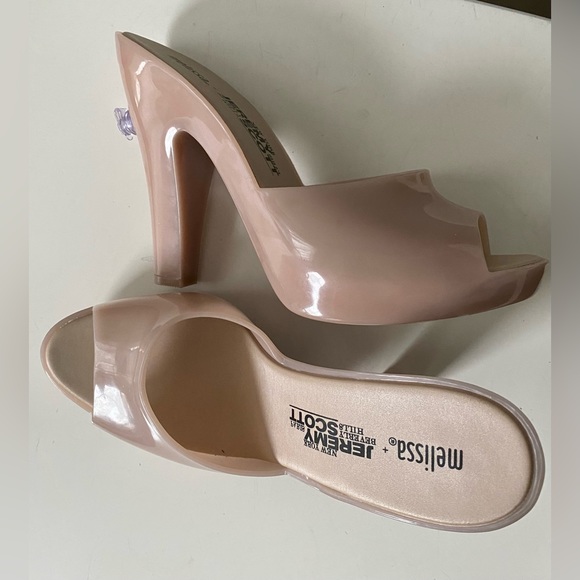 Melissa + Jeremy Scott Blow Up Inflatable Barbie Shoes. Sizes 7 and 9. NWOT. - Picture 5 of 8